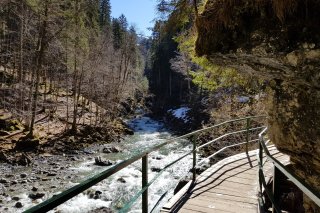 Sonnige Kurve Eingang Klamm