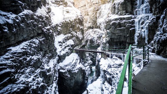 Pressebild Zwingbrücke in der Breitachklamm mit Schnee, Fotograf Dominik Berchtold