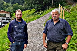 Vorstandsvorsitzender Franz Rietzler (links) und Betriebsleiter Dominik Fritz bei der Vorstellung des neuen Wegs.