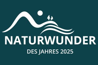 Logo Naturwunderwahl 2025 Die Veranstaltung zur Wahl der Naturwunder 2025 fördert das Bewusstsein für regionale Naturschätze und Umweltschutz.