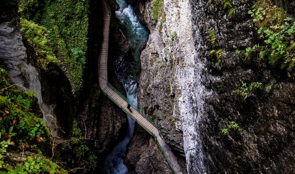 Blick vom Zwingsteg in die Breitachklamm im Sommer