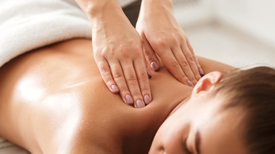 Genießt eure Massage im Chalet