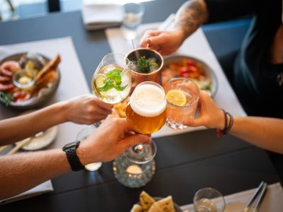 ESSEN, TRINKEN, LACHEN, LEBEN