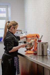 Indah in der Fetziskus Küche