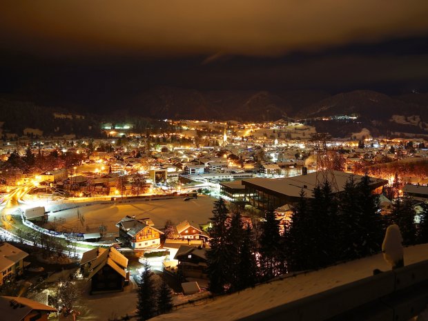 Oberstdorf in einer Winternacht