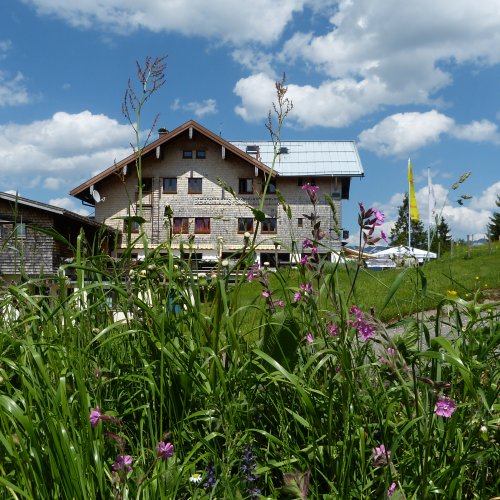 Berghaus Schönblick im Sommer
