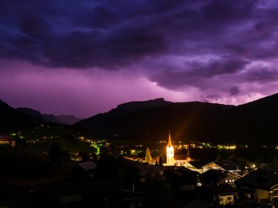 Riezlern bei Nacht