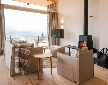 Wohnbereich im Waidmannsheil mit Ausblick auf die Berge