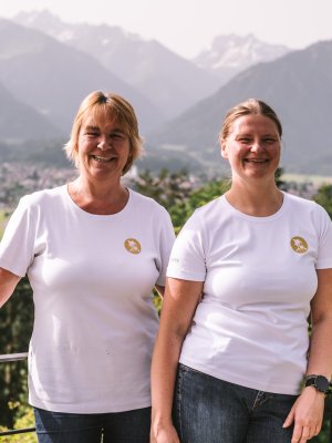 Unsere Hausdamen - Manuela & Agata