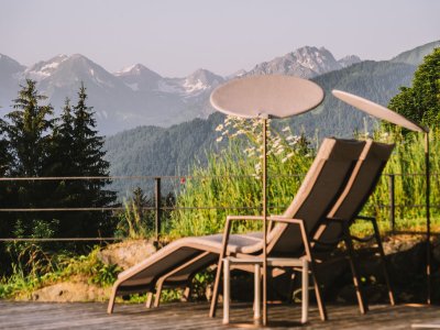 Terasse mit Bergblick