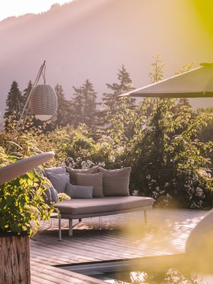 Pool-Terrasse morgens