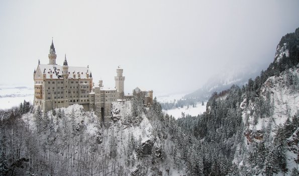 Verschneites Märchenschloss