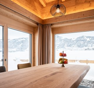 Essbereich mit Blick auf die Hörnerkette