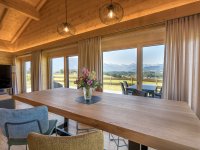 Wohn-Esssbereich mit Aussicht