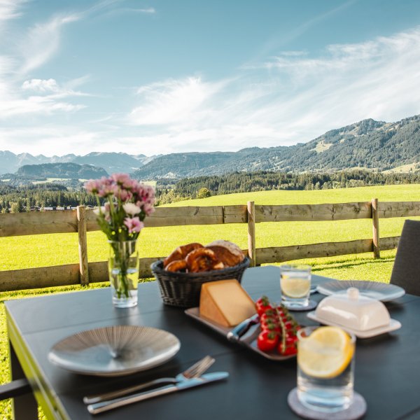 Frühstück auf der Terrasse