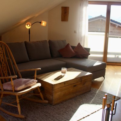 Hier sehen Sie unsere gemütliche Sofaecke die zum verweilen einlädt