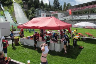 Allgäu Panorama Marathon Das Sprungstadion in Oberstdorf war eine der vier Versorgungsstationen auf der härtesten Strecke, die der Allgäu-Panorama-Marathon zu bieten hatte
