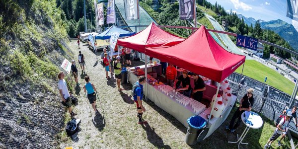Durchlauf beim Allgäu Panorama Marathon 2016 in der Erdinger Arena