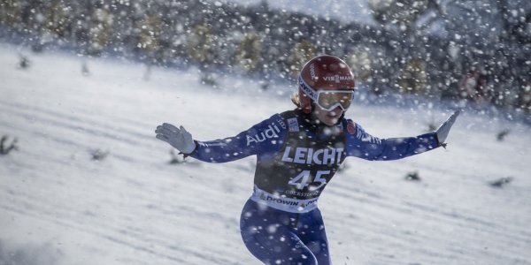Dichtes Schneetreiben am zweiten Tag des Damen-Weltcups
