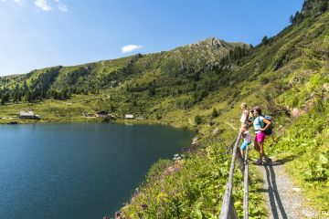 Der Falkertsee, perfekter Ausgangspunkt für Touren