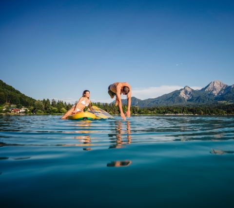 Turistika ve Villachu pro SUPy, jezero Faak s úchvatnou horskou scenérií