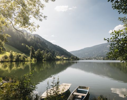 Le lac Afritz et un panorama montagneux à couper le souffle