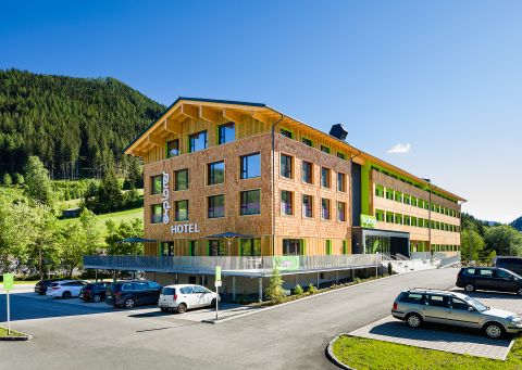 The Explorer Hotel in Carinthia offers you the perfect hiking holiday in the mountains.