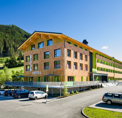 Das Explorer Hotel in Kärnten ermöglicht dir einen perfekten Wanderurlaub in den Bergen.