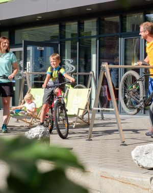 Nesselwang bietet ein große Auswahl an sportlichen Aktivitäten. Ob im Sommer Wandern, Fahrrad fahren oder schwimmen oder im Winter Skifahren, Langlaufen oder eine Schneeschuhwanderung? Unser Angebot ist breit gefächert.