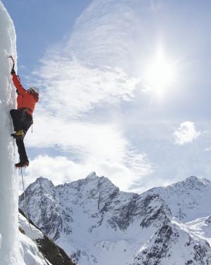 Die gefrorenen Hänge im Ötztal bieten beste Voraussetzungen zum Eisklettern