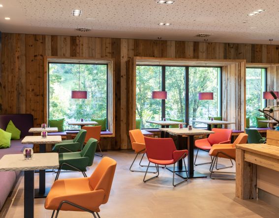 Neues Design der Lounge im Explorer Hotel Bad Kleinkirchheim