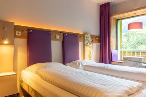 Modernes Design-Zimmer für Deinen Urlaub in den Bergen