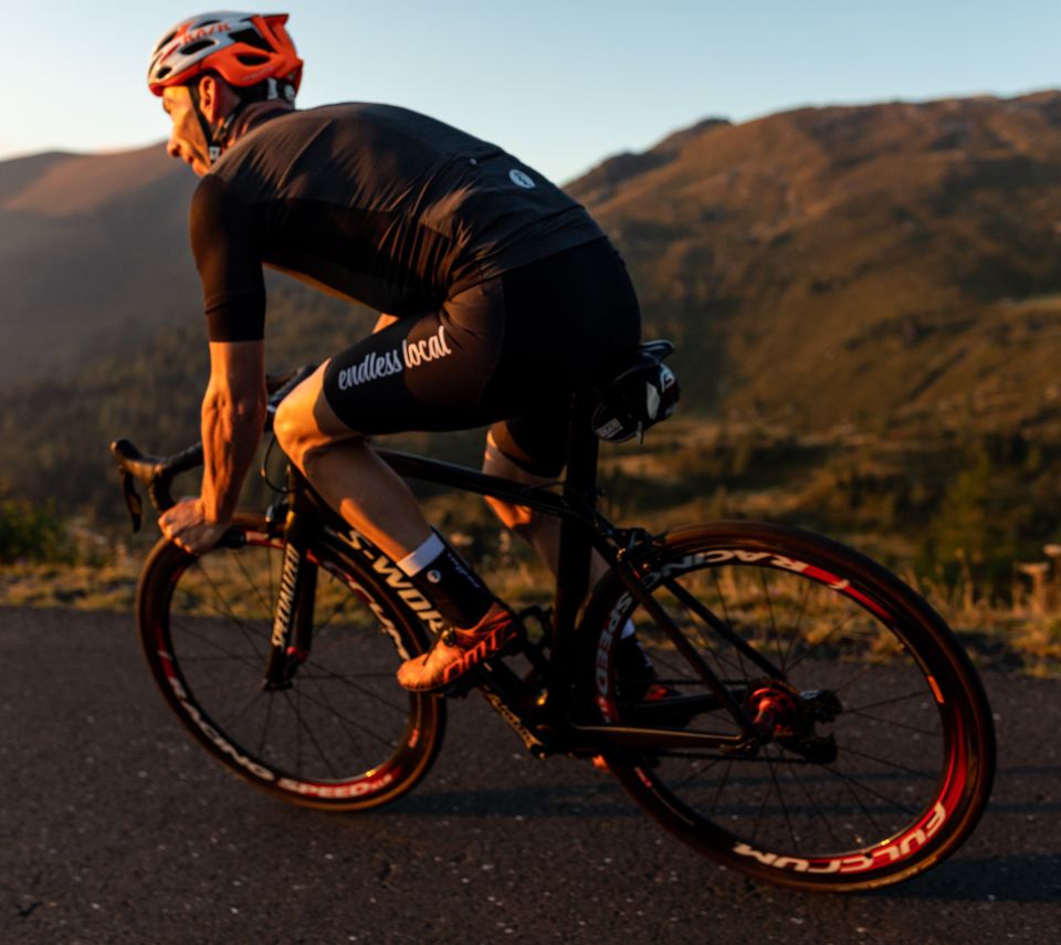 Trouvez votre région préférée pour le cyclisme sur route dans les montagnes d'Allemagne ou d'Autriche. Nous vous proposons l'hébergement idéal : les hôtels Explorer, parfaits pour les sportifs, au cœur des Alpes.