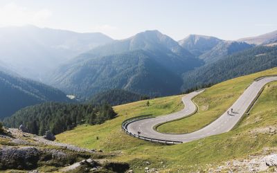 Serpentinen so weit das Auge reicht - Rennradurlaub in den Alpen