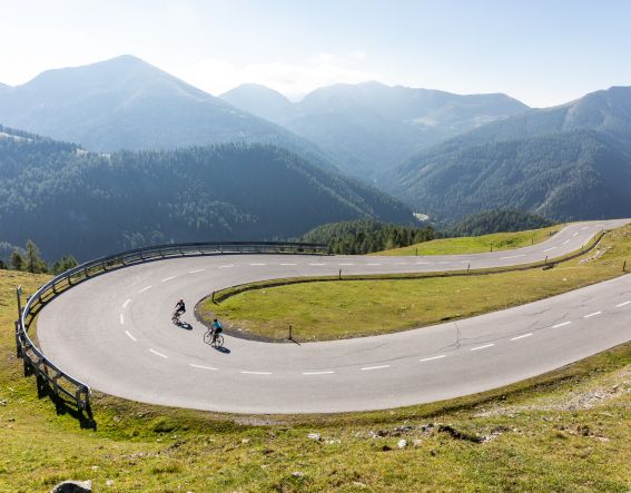 Traumstraßen für Rennradfahrer warten rund um die Explorer Hotels in den Alpen auf Dich!