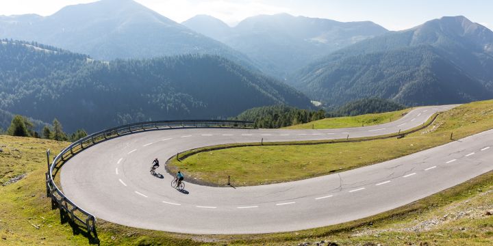 Traumstraßen für Rennradfahrer warten rund um die Explorer Hotels in den Alpen auf Dich!