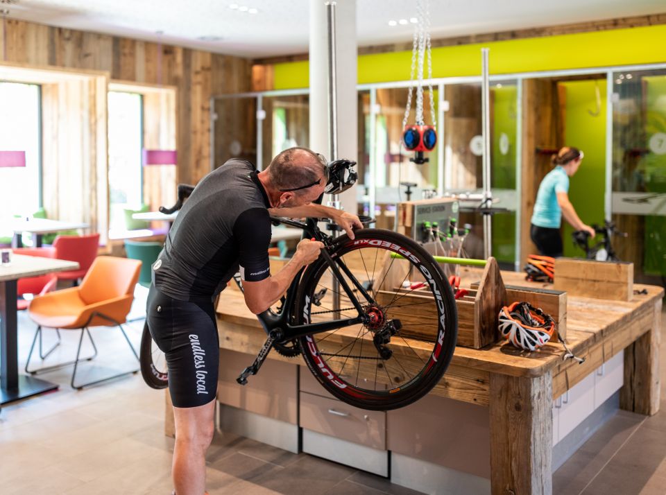Dark basements are a thing of the past. At the Explorer Hotel, you can tinker with your bike and wax your skis right in the light-filled lounge.