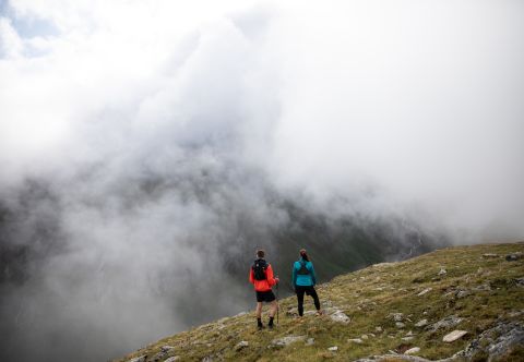 Trailrunners in het Ötztal bij het Explorer Hotel in Umhausen. Zomervakanties in Tirol voor trailrunnen, wandelen, fietsen en alle andere vrijetijdsactiviteiten die het sporthart begeert.