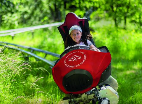 La nuova pista da bob a rotelle sul Kaiserburg a Bad Kleinkirchheim è il momento clou della vostra vacanza estiva in famiglia in Carinzia.