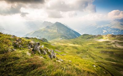 Lace up your hiking boots and off you go. On a hiking holiday at the Explorer Hotel Montafon, you can expect fantastic hikes and breathtaking views, like this one of the Zamangspitze.