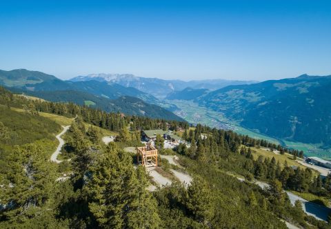 Durante la vostra vacanza estiva lungo la strada alpina della Zillertal, incontrerete alcuni luoghi incantevoli, come l'Hubertusweg.