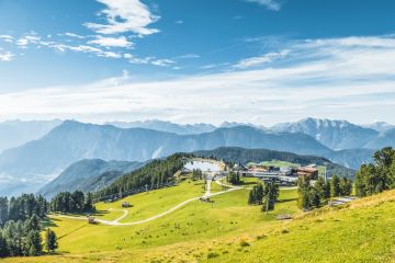 Das Widiversum in Hochötz Das Wandereldorado für die ganze Familie befindet sich im Ötztal in Tirol. Sommerurlaub schon gebucht?