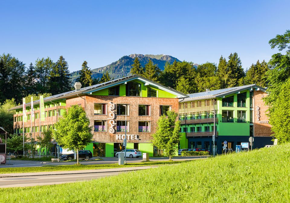 Cet hôtel sportif branché se situe aux abords de Fischen et d'Oberstdorf, près des gorges de Breitachklamm et de la source de l'Iller. Quelle sera votre prochaine excursion ?
