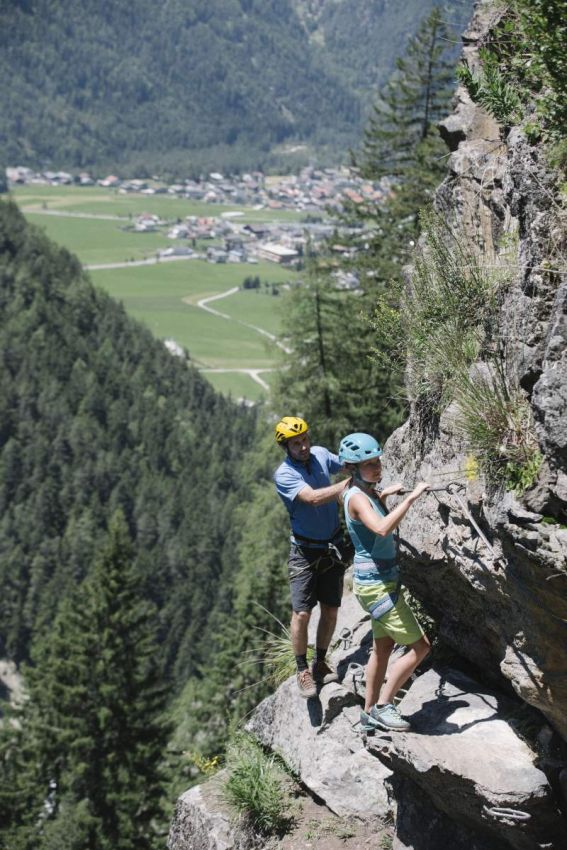 Nervenkitzel am Klettersteig Stuibenfall
