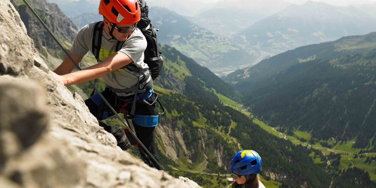 Klettern am Luenersee im Montafon
