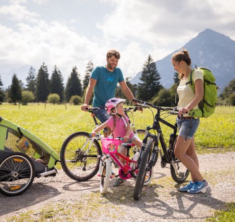 There's plenty to experience on a family vacation in the region around Garmisch and Farchant on the Zugspitze. Take your family on a mountain bike tour or a simple bike ride around the Bavarian Alps.