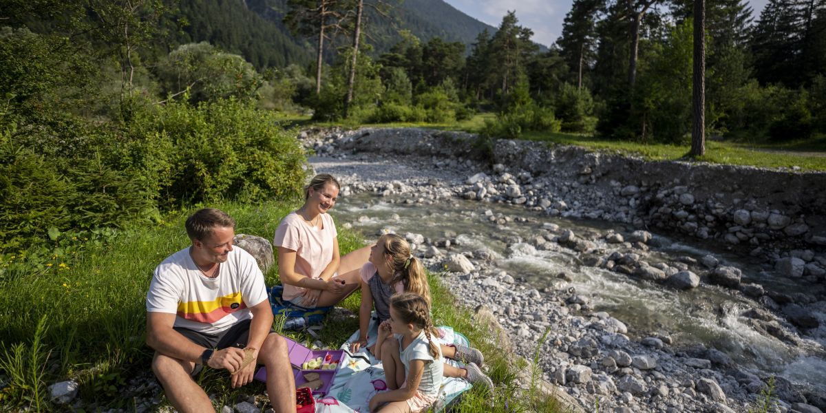 Ein Tag in Farchant Vom Alltag abschalten und einfach die Natur genießen. Genießen Sie eine entspannende Zeit inmitten von der beliebten Ferienregion Garmisch und Umgebung.