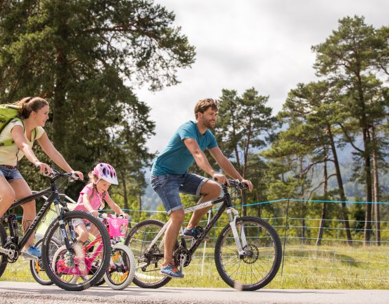 Dein nächster Familienurlaub mit dem Fahrrad im Werdenfelser Land wartet nur auf Dich! Koffer packen und los geht´s!