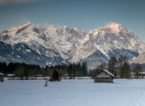 Farchant in Oberbayern liegt in der Nähe der Zugspitze und hat so einiges auf Lager. Neben den wunderschönen Bergpanoramen und der Natur, hast Du hier viel Raum für Deine sportlichen Aktivitäten.