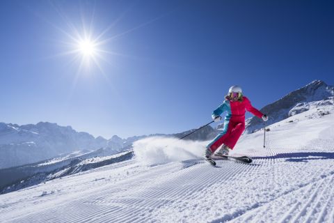 Skifahren in Garmisch-Partenkirchen in den Bayerischen Alpen